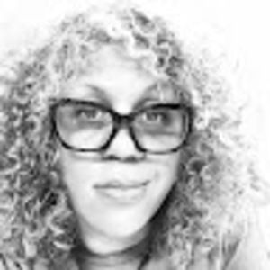 Meet your Posher, Adrienne